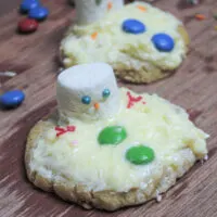 melted snowman cookies for Christmas