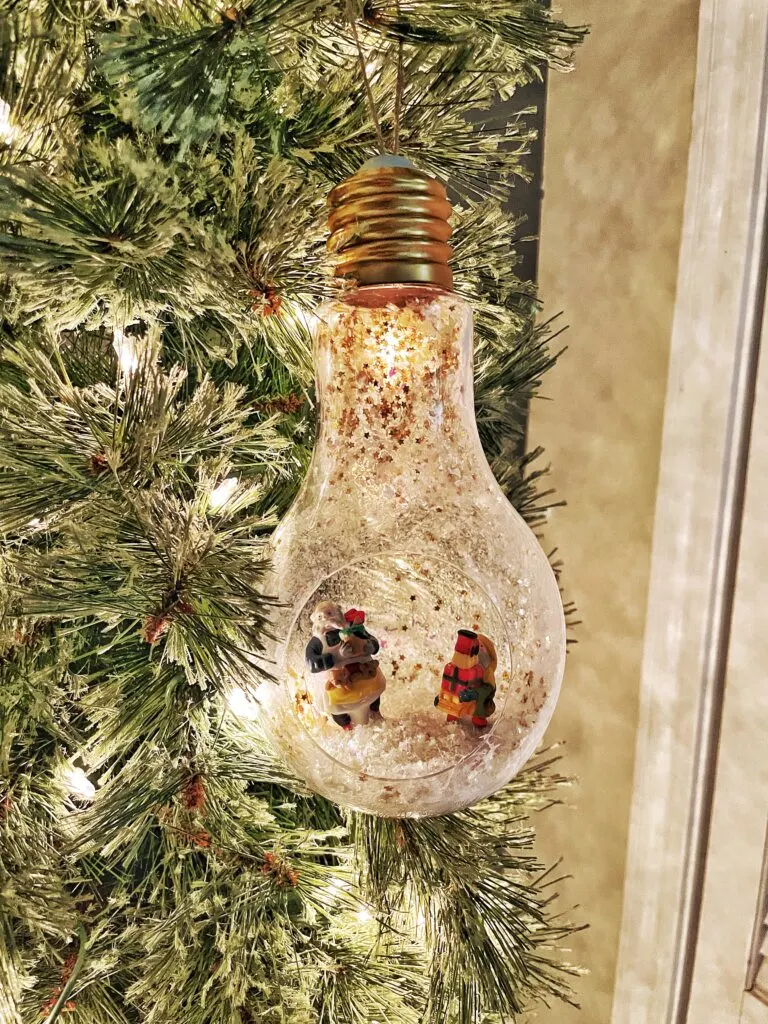 Christmas Diorama Ornament from Dollar Tree Supplies