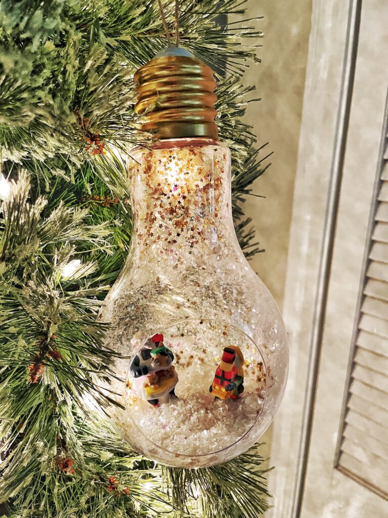 Christmas Diorama Ornament from Dollar Tree Supplies