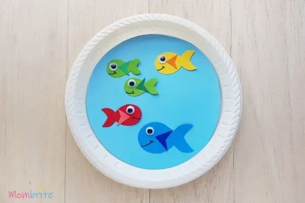 One fish two fish red fish blue fish Dr. Seuss craft for toddlers